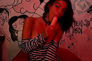 TIABRIT flashes how to play with a hard-on - incredible XXX!