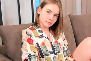 Amateur young teen solo masturbation on her livingroom