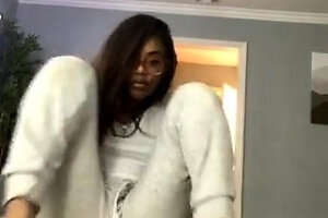 Hot and Sexy Teen Solo Masturbation