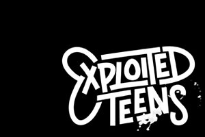 Small tit GF gives POV blowjob on my denim