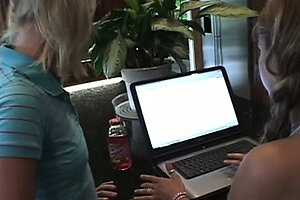 Topanga and Summer Lesbian Lick