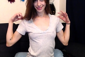 Small titted brunette teen fingering on the bed