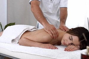 Beautiful babe came for a massage and got anal