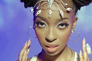 Beautiful big tits black babe hot posing