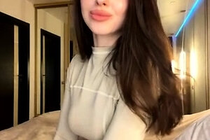 Cute amateur webcam teen girl toying pussy on webcam