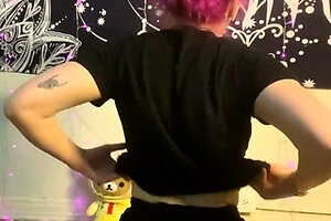 babygirlgraci just twerkin &amp; playing how s everyone