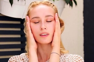 WOWGIRLS Very beautiful girl Kelly Collins masturbating on