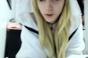 Amateur Blonde Teen Plays Solo with Toy Webcam Porn