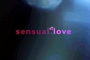 Fingering big tit lesbian