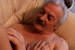 The Casting with Erica Fontes, Gustavo