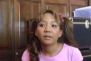 Amateur Webcam Teen Masturbates And Teases